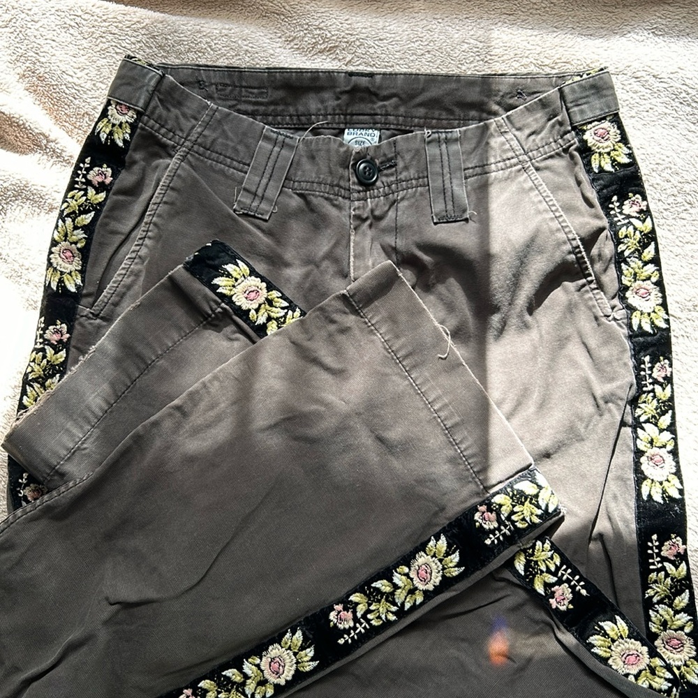 Vintage Lucky Brand embroidered women’s pant